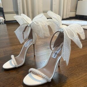 Steve Madden. White Bow Heels. Brand new never worn. Style(Benni) size 7.5